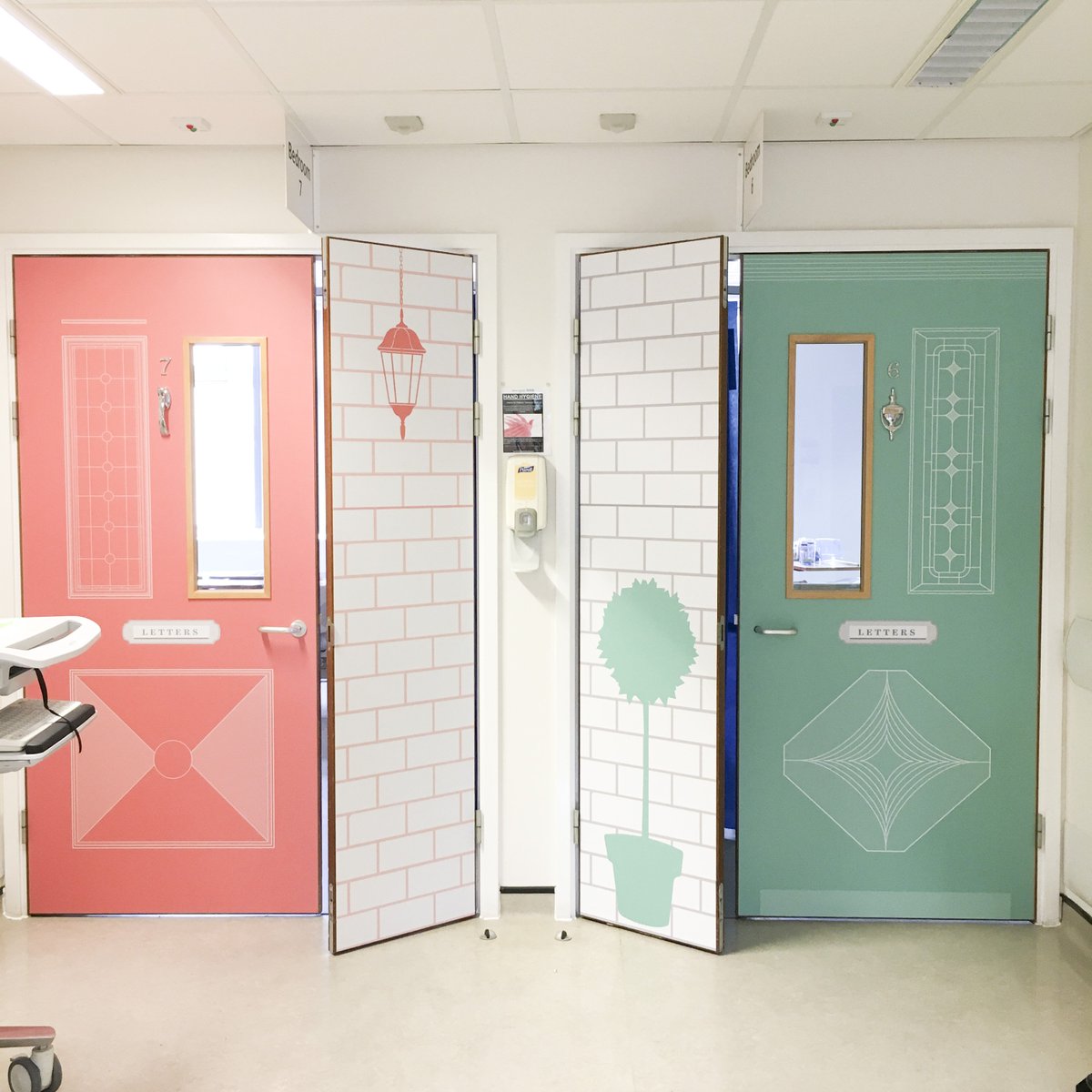 csm_news's tweet photo. How @csmgraphics and @VitalArts brought more colour, comfort &amp; better way-finding to a hospital ward https://t.co/HtW2SutE09 #CSMPublic https://t.co/8njICiAmcH