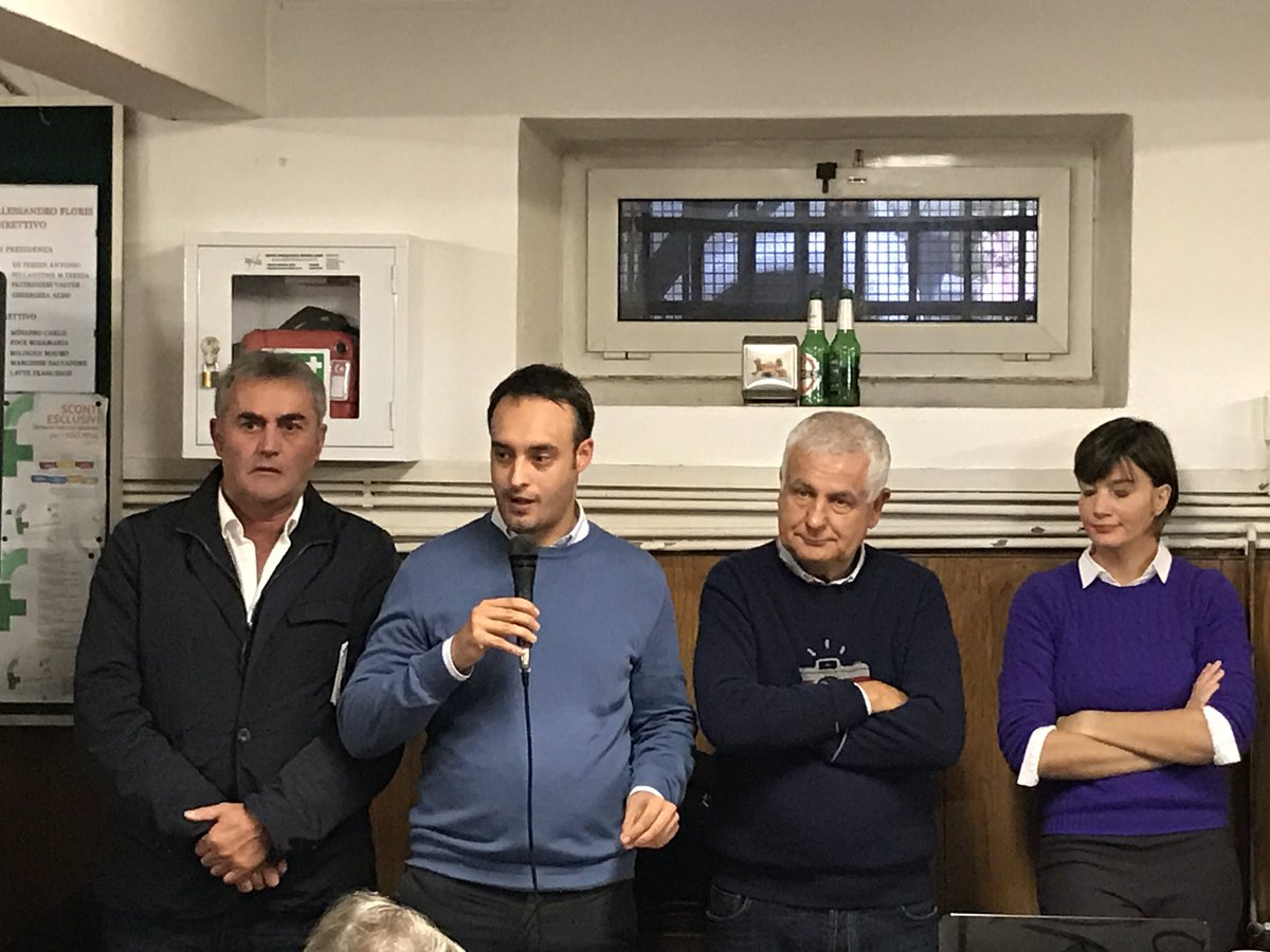 GiovaneItaliaGe's tweet photo. Ieri a #LaSpezia oggi a #Genova per dire che #IoVotoNO !
@comilara @RobBagnasco @ComitatoDelNO @marco_vignola @TommyGiaretti @FraDemurtas https://t.co/qClhRmi5ML