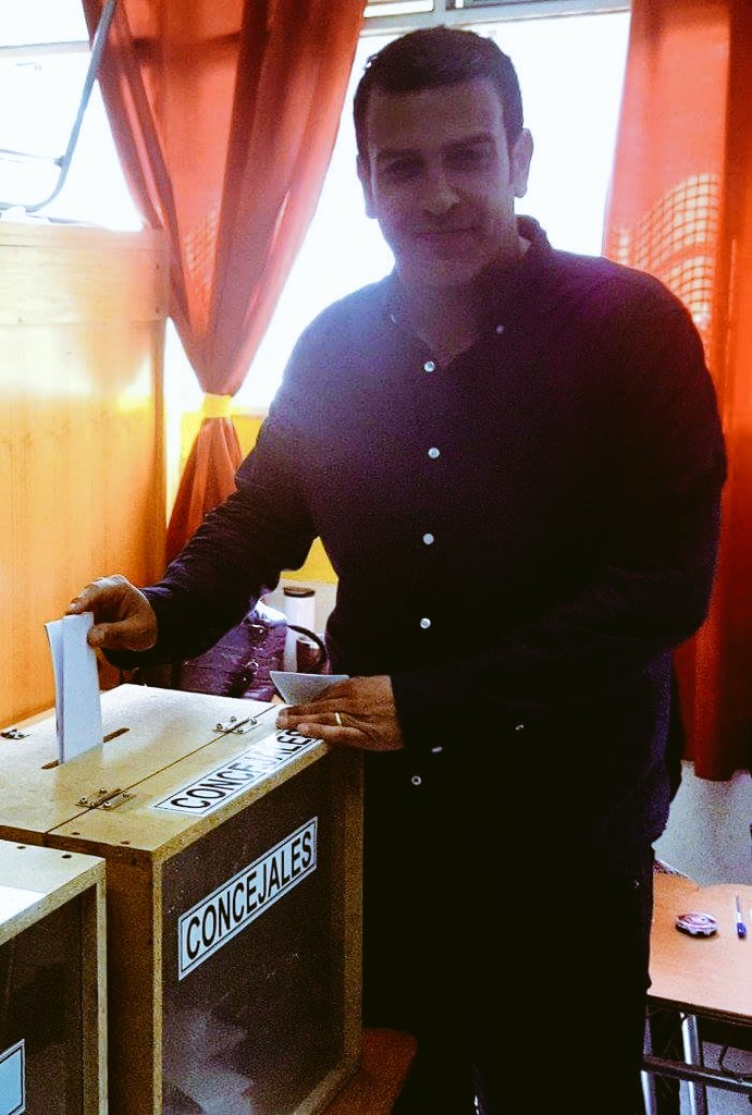RodrigoDelgadoM's tweet photo. Ya emitido el voto, esperando que la gente participe y elija el mejor proyecto para Estación Central https://t.co/lqLH7pMY4A