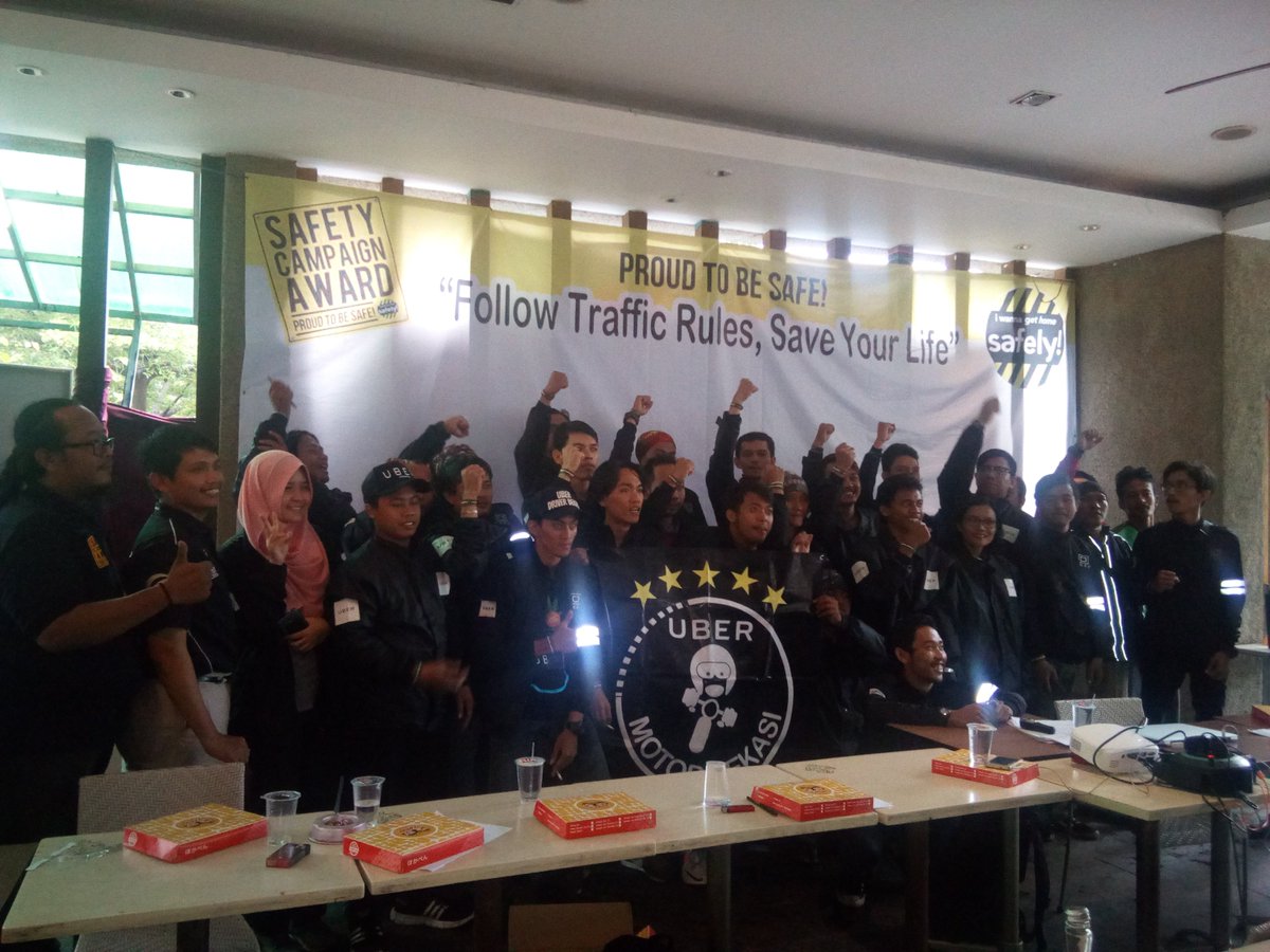 agungso's tweet photo. YES! we care about road safety!#SafetyCampaignAward #SCA2016 #iwannagethomesafely #pulsarianbekasi #pulsarian #adirainsurance #proudtobesafe https://t.co/567MHHd9Uw