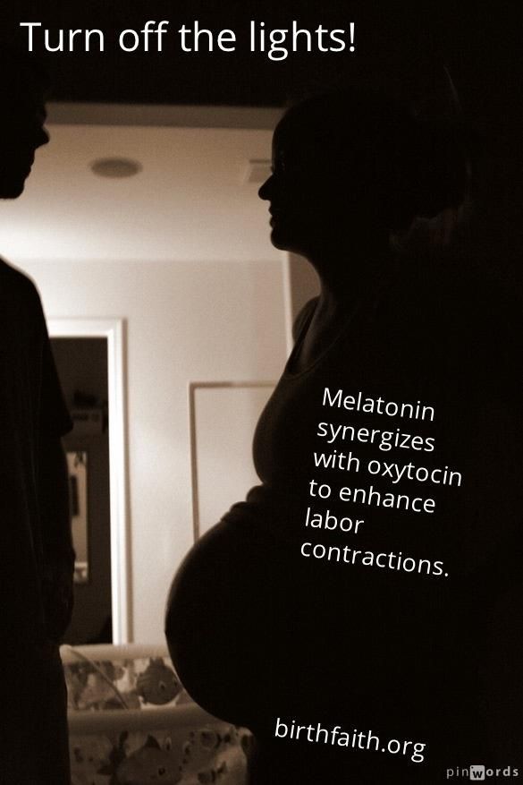 Bij een #bevalling is het goed om het licht te dempen. Het helpt het hormoon oxytocine om haar werk te doen.