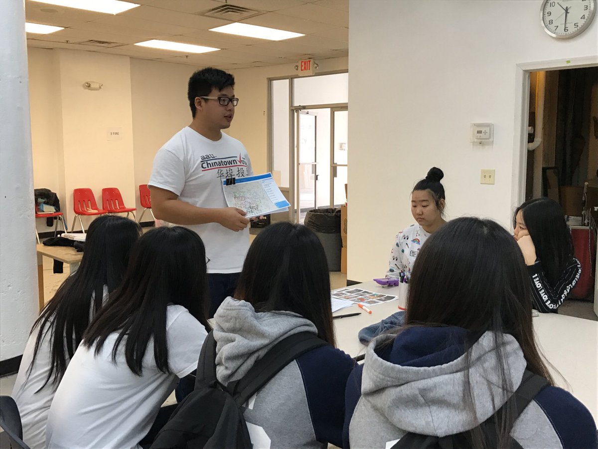 ChinatownVote_'s tweet photo. #ChinatownVote are doing the volunteer traning for today's door knocking! We are ready to call ppl GET OUT TO VOTE! @APIAVote @AsAmUnited https://t.co/USII8uVw7b