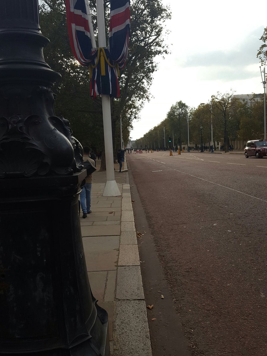 HeliosRangers's tweet photo. @BedsMonopSun a right royal affair! (Squint) https://t.co/3Lcue6CjYp