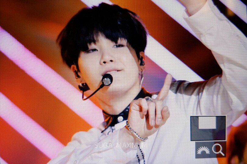 Suga_Maximum's tweet image. 161023 #BTS #SUGA 음 잘생겼어 언제나 짜릿해 잘생긴게 최고야