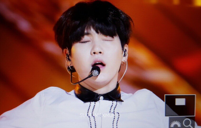 Suga_Maximum's tweet image. 161023 #BTS #SUGA 음 잘생겼어 언제나 짜릿해 잘생긴게 최고야