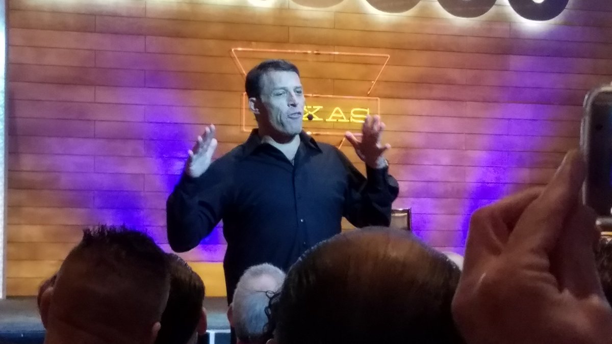 RAKinsler's tweet photo. Pre, during and post photos @TonyRobbins talk at the #inc5000 conference! #winning #teamworkmakesthedreamwork #yec #netcito #socialsports https://t.co/AtWW3D0vZp