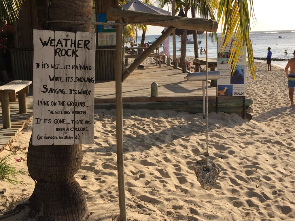 Henley168's tweet photo. Weather forecasting Mauritian style #BeachcomberExperience #levictoria https://t.co/XIdPKbwF7I