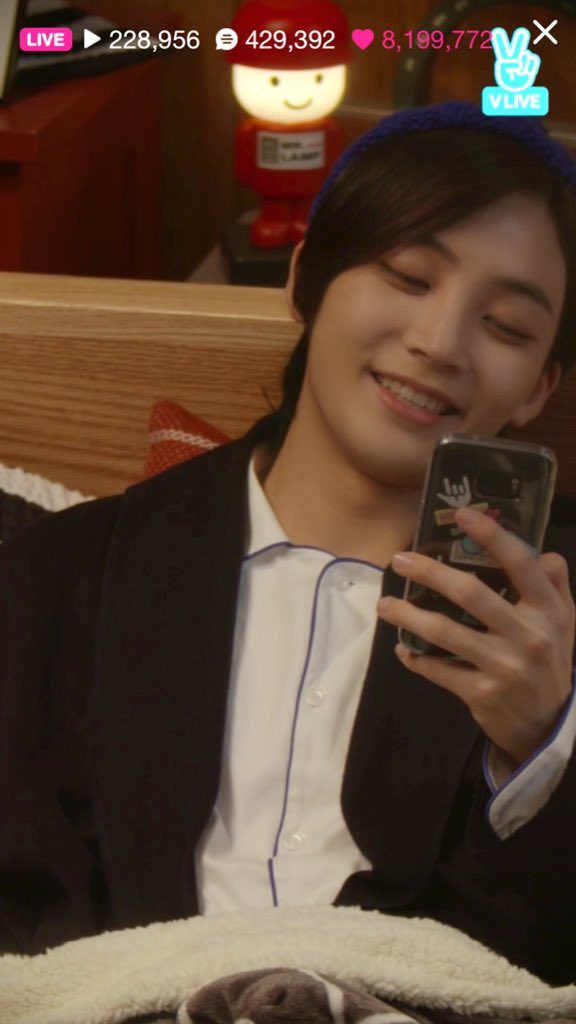 intomyeyes_yjh's tweet photo. 정한아, 편한 눕방을 해줘서 고마워❤️ 나도 보면서 잠들뻔했다가 단소땜에 잠을 다 깼지😂 #정한 #JEONGHAN #세븐틴 #SEVENTEEN @pledis_17 https://t.co/qZKff9sZOc