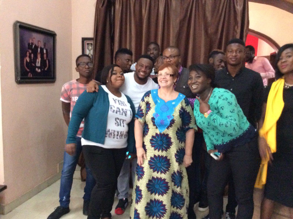 faye_whetstone's tweet photo. Gathered together@IdahosaLaurie with @timgodfrey79 after church.  Awesome young people https://t.co/4E33ImK3nu