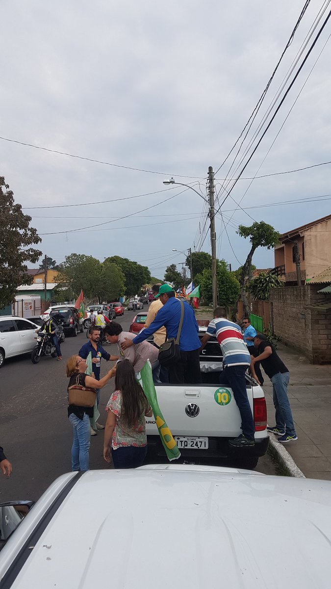 villaverdeadao's tweet photo. Em #Canoas Mega Carreata do Bloco do Orgulho Municipal p/ cidade seguir desenvolvendo  #Beth10 e #MarioCardoso. Presença pref @Jairo_Jorge https://t.co/2SlAxHT90h