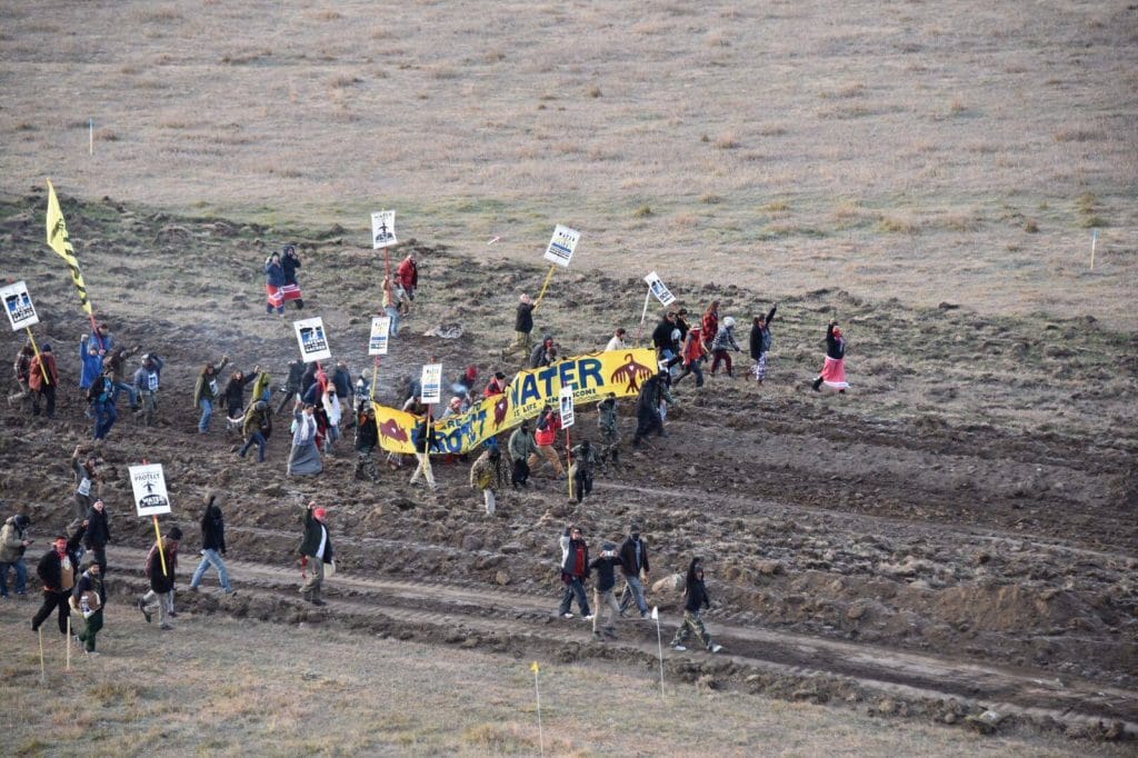 ProDAPL's tweet image. Large Group Of Protesters Walking Down Highway 1806 Right Now, How Many Arrests Will We See Today? dlvr.it/MW85w7
