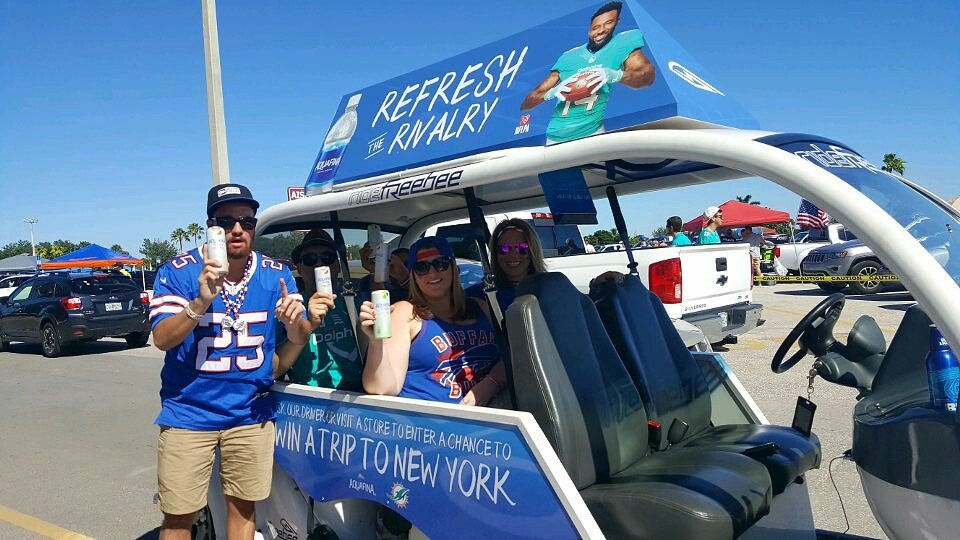 FreebeeMiami's tweet photo. #Gameday #tailgate #BufvsMia #aquafina #hardrockstadium #publix #RefreshTheRivalry #FreebeeExperience @freebeemiami https://t.co/fz8AGqFc1i