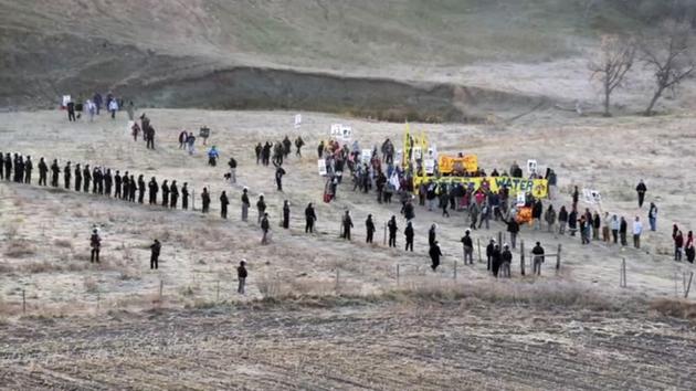 ABC7Chicago's tweet photo. North Dakota pipeline protest prompts more than 80 arrests: https://t.co/V9vdAECzs0 https://t.co/GeVPQegQKB