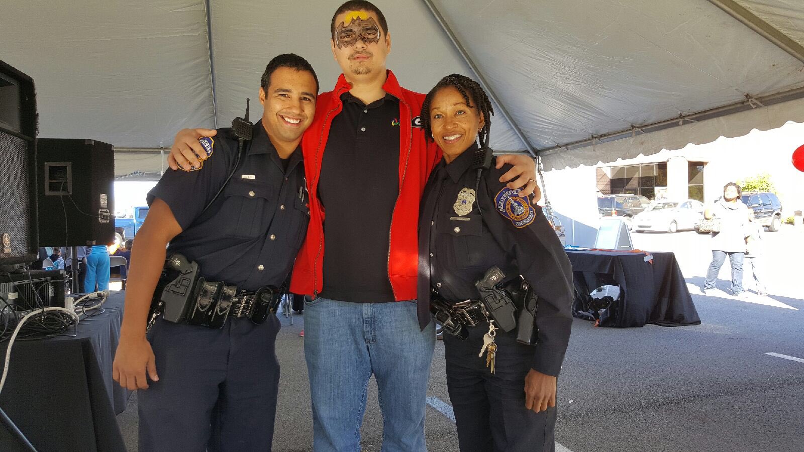 IMPD on X: #IMPDNOW: Officers Rafael Diaz and Candi Perry at the Financial  Center Community Appreciation Day. t.coFCG5WOWKPZ  X