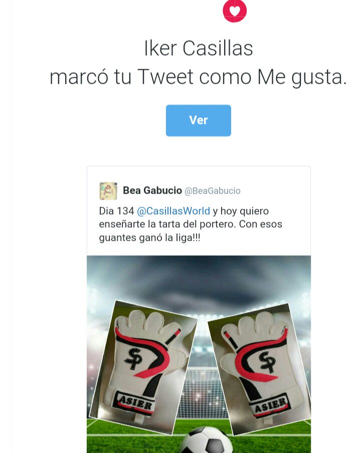 BeaGabucio's tweet photo. Cuándo uno es grande en el campo y fuera de él. Gracias por esos momentos @IkerCasillas!!! https://t.co/0LF4dRQkhx