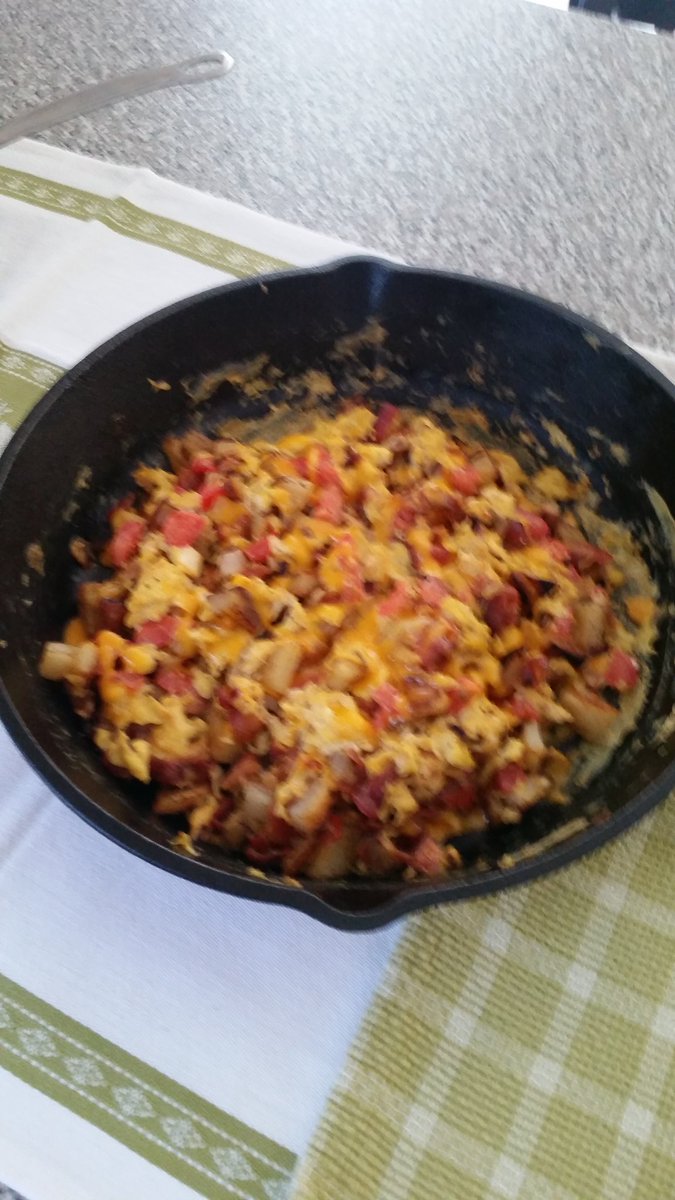 chrisderosa100's tweet photo. Bacon pancakes and scrambled omelette #ChefChristopher https://t.co/eCZr5Cd4cw