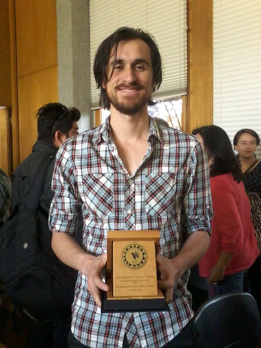 CAReyesG's tweet photo. Ayer, premios @IbbyChile en #FILSA2016
@gaygigante @Catalonialibros @Roccotroko @panicoediciones @DBlancoPantoja y @ElguetaU y yo @hueders https://t.co/FnS69KQPbg