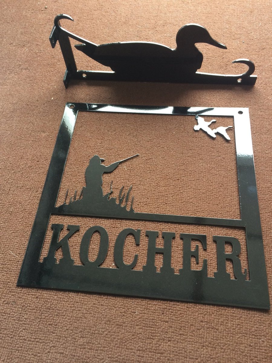 MetalArtDesignz's tweet photo. Duck hunting Custom Name Sign with bracket https://t.co/FwjyywlNH6 #Metalartdesignz #MountingBracket https://t.co/LLmmaIsnZW