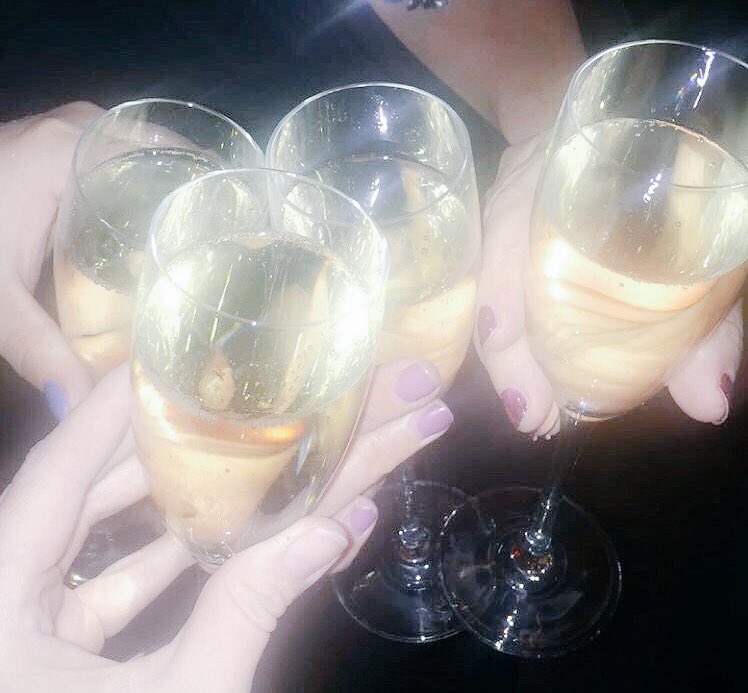 Kittyflee's tweet photo. Early birthday celebrations with these 3 beautiful souls! 💫 https://t.co/0m9pg6lZWH