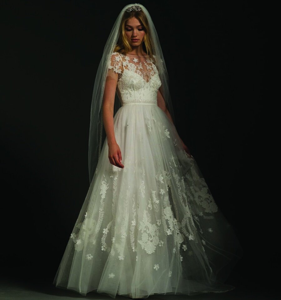 FashionweekNYC's tweet image. Beautiful Dresses from the @TemperleyLondon Fall 2017 Bridal Collection 👰💍