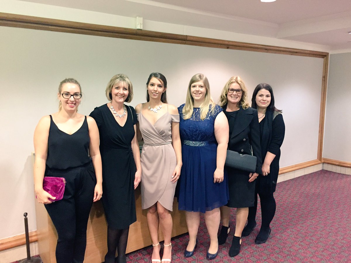MrsHastings_DT's tweet photo. Arrived at @TeachingAwards with the girls 💁🏼 #WomenInSTEM #sandspace https://t.co/vh5lWvnic1