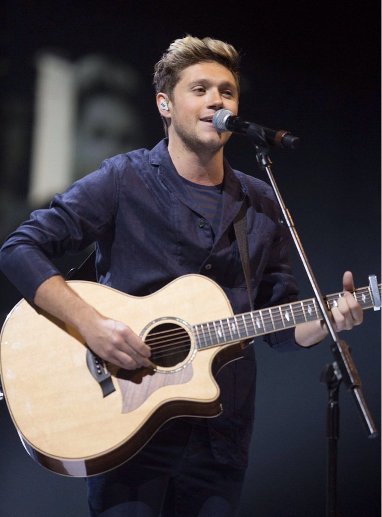 _Just_Kate2015_'s tweet photo. I proud of you, my boy😍
#NiallNoteRussian #One_Direction_Come_To_Russia #R1TeenAwards #ThisTown https://t.co/jl4MHhbaQu