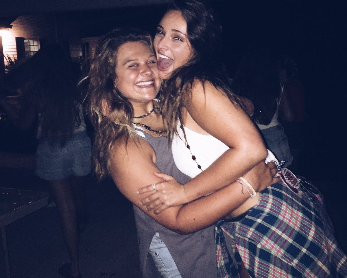 _maddieaddie's tweet image. here's an appreciation post to both of you. i have no idea what i'd do without you. i love you. 
#whataretheyselling? #blood #trippykit