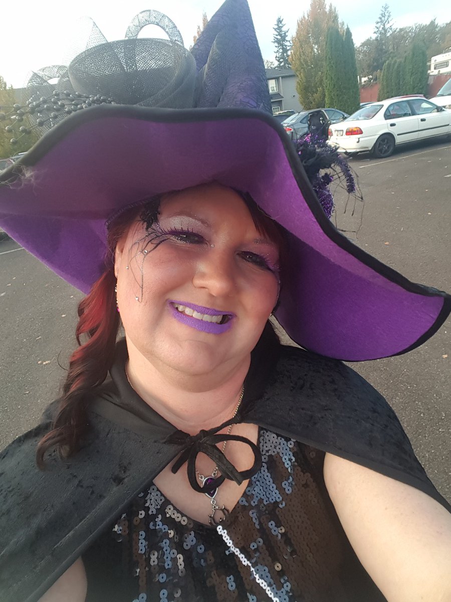 mamadean02's tweet photo. So much fun in Halloween Town https://t.co/ZdwSGzr3Z9