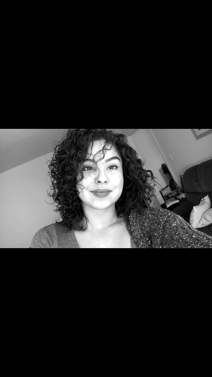 Vic_a_licious's tweet photo. No this is not my GF and she never will be but follow her she's famous and has a lot of money and weed and loves to wear PUMA @e___nx 😊😊😊😊😊 https://t.co/EH7hLHeqIn