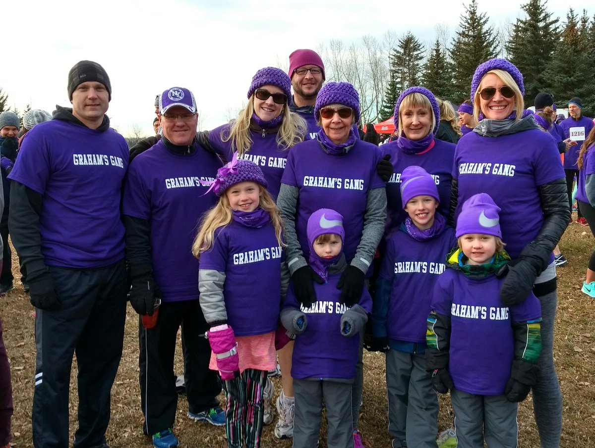 KateAshton2's tweet photo. What a great day to run for a great cause. Thinking of my dad today as we walk in #kathysrun #GrahamsGang @PanCancerCanada https://t.co/9L7rggXQUe