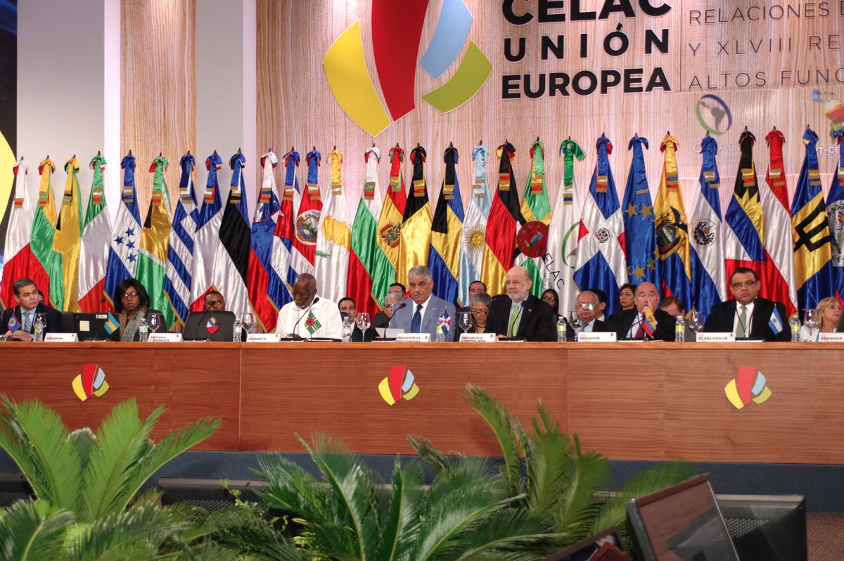 "Al dejar los trabajos preparatorios de 1era. Reunión Ministerial #CELACUE2016, me complace darles la más cordial Bienvenida a #RD" MV.