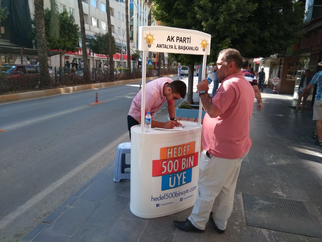 Doğudan batıya,kuzeyden güneye Yeni Türkiye,Güçlü #Antalya
#Hedef2023 #Hedef500BinÜye
#Manavgat Gençlik Kollarımız ile üye standımız.