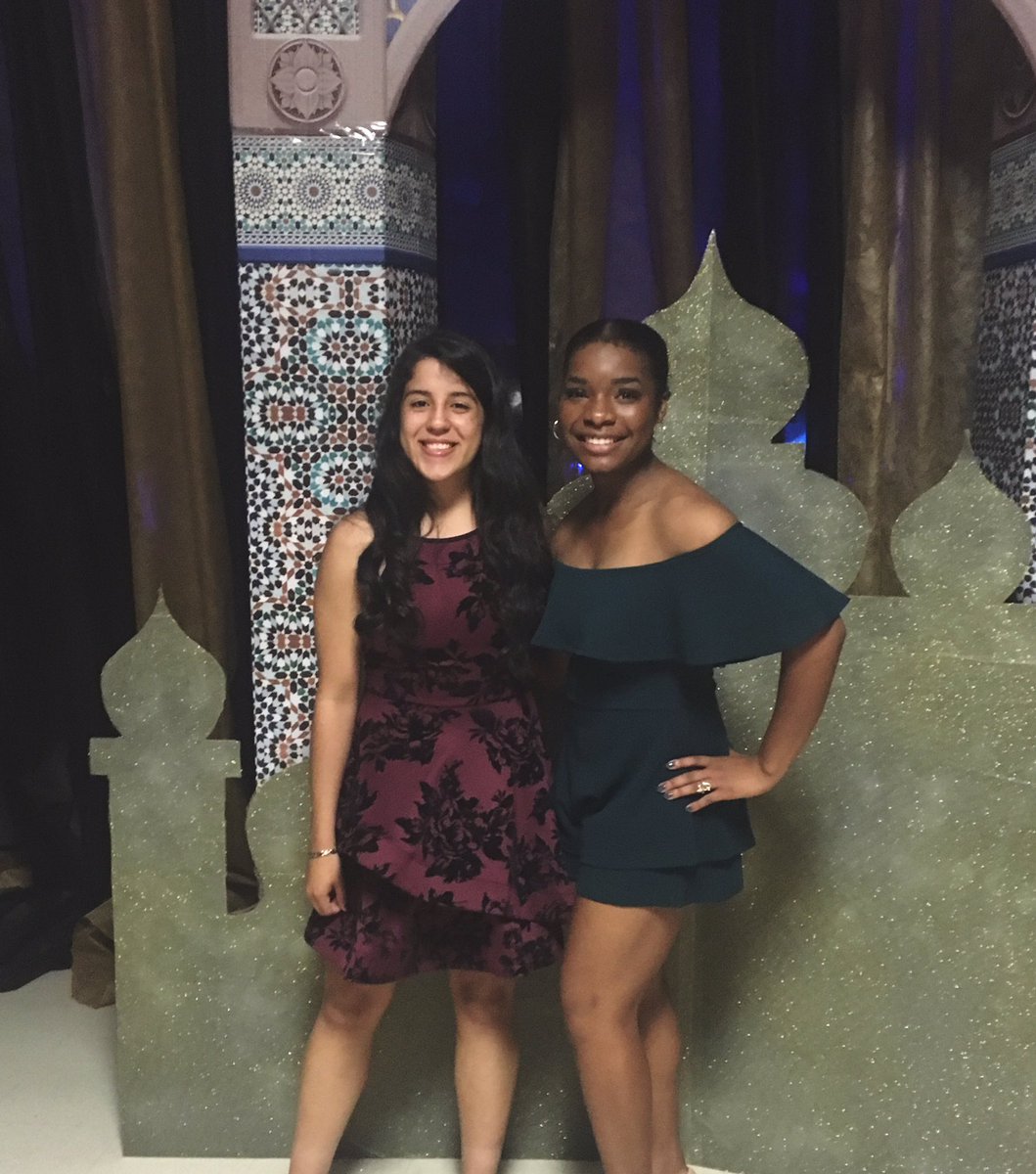 cynthiaaarangel's tweet photo. Homecoming was fun β¨ #BHSHoCo2016 π» https://t.co/TTYItyM9Lo
