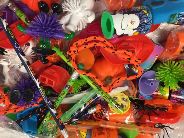 FirstGradeCafe's tweet image. #orientaltrading is so AMAZING!  Check out my latest Fall finds on the blog!  Link in comments.  #Halloween2016 #teachersmakeadifference