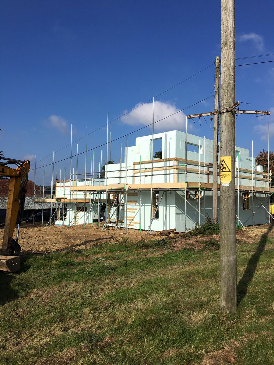 StaceyNickolas's tweet photo. Busy weekend we don't stop #higherlevelscaffolding https://t.co/7B8GROA1iO