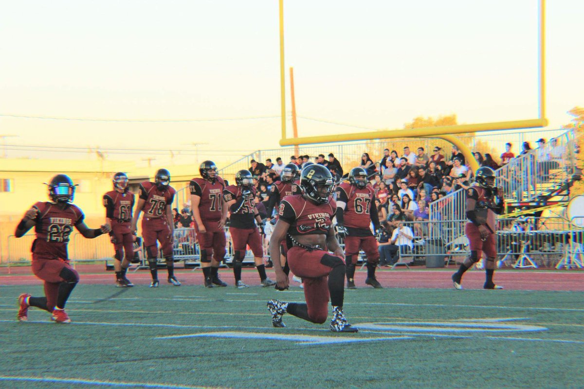 Money_E3's tweet photo. 21 Car, 161 YDs, 2 TDs. All Glory to God 🙏🏾 https://t.co/i4M35wvSUA