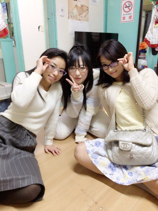 本日は、、、。横浜ロック座へ、、、おじゃまして来ましたっ！！(//&nabla;//) #加瀬あゆむ#雪見ほのか#黒崎優 #横浜ロック座 2005年同期組（&acute;-`）.｡oO https://t.co/4Ra2tN<a href="/tag/%E6%A8%AA%E6%B5%9C%E3%83%AD%E3%83%83%E3%82%AF%E5%BA%A7"class="tags"><span>#横浜ロック座</span></a>