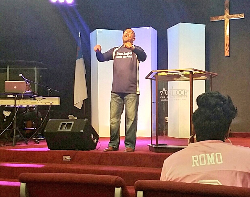 MaxwellNikkia's tweet image. God is not limited to just two candidates. God is resourceful. The nations is just a drop in the bucket! @accirving #teamantioch #1standgoal