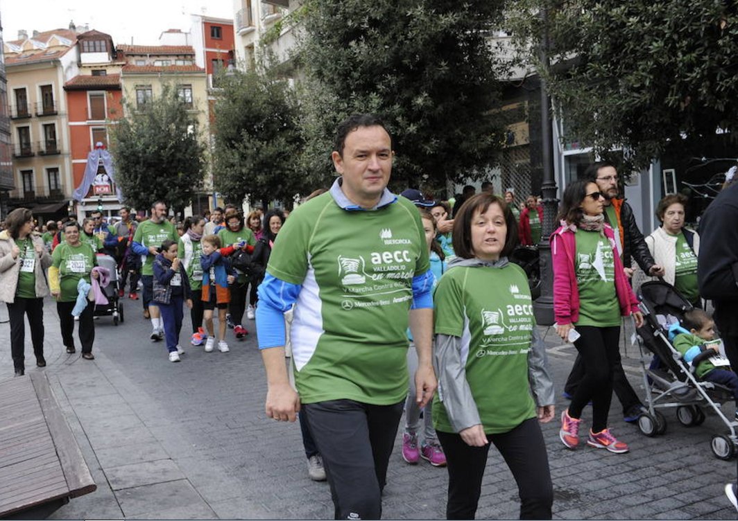 agallegor's tweet photo. Dijeron marcha y pensé en cornetas, pero era andar. Por buena causa, eso sí... #MarchaContraElCancer https://t.co/q1SjOGlIyv