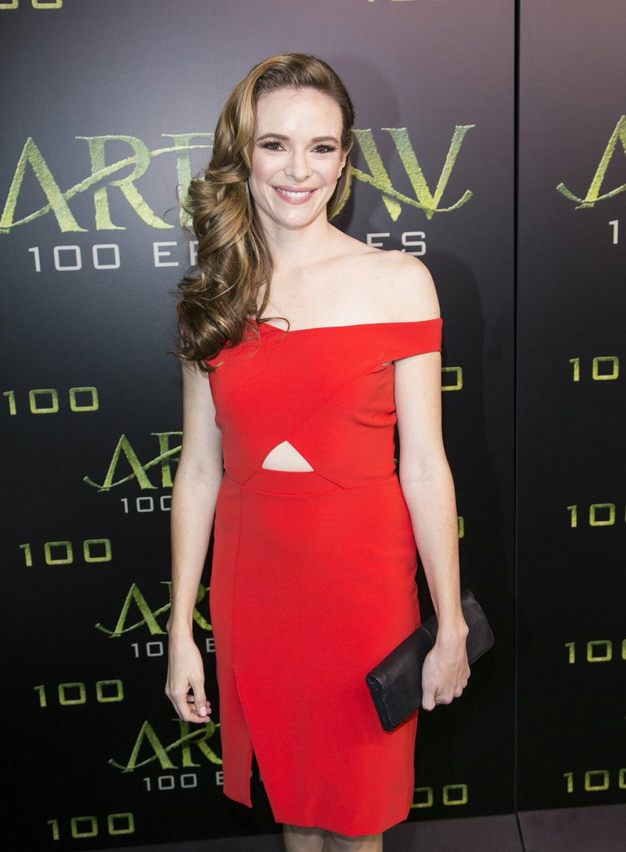DaniellePokemon's tweet photo. Danielle Panabaker as Baile Style Oricorio 💃  #DaniellePanabaker #Pokemon #TheFlash https://t.co/iHDZSoX2Ol