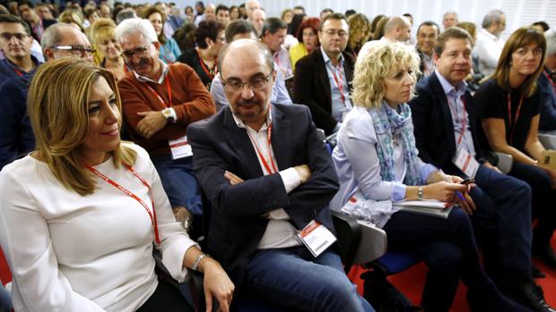 IzquierdaRevol's tweet photo. ¡¡La dirección del PSOE consuma la traición y se entrega al PP!! https://t.co/ZzrArBs54T #ComitéFederal #Abstención https://t.co/IPLLBoMvkS