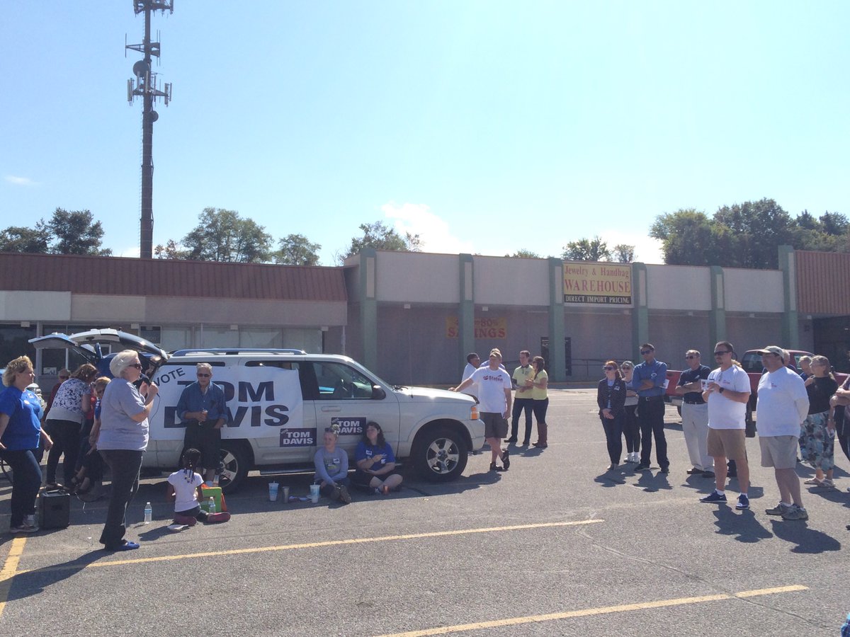 JoyGrayForRep's tweet photo. Had a great time speaking to voters in Henderson last week! Thank you to all of the volunteers who canvased for us. #ChooseJoy #GrayForRep https://t.co/6XcH9ULKiu