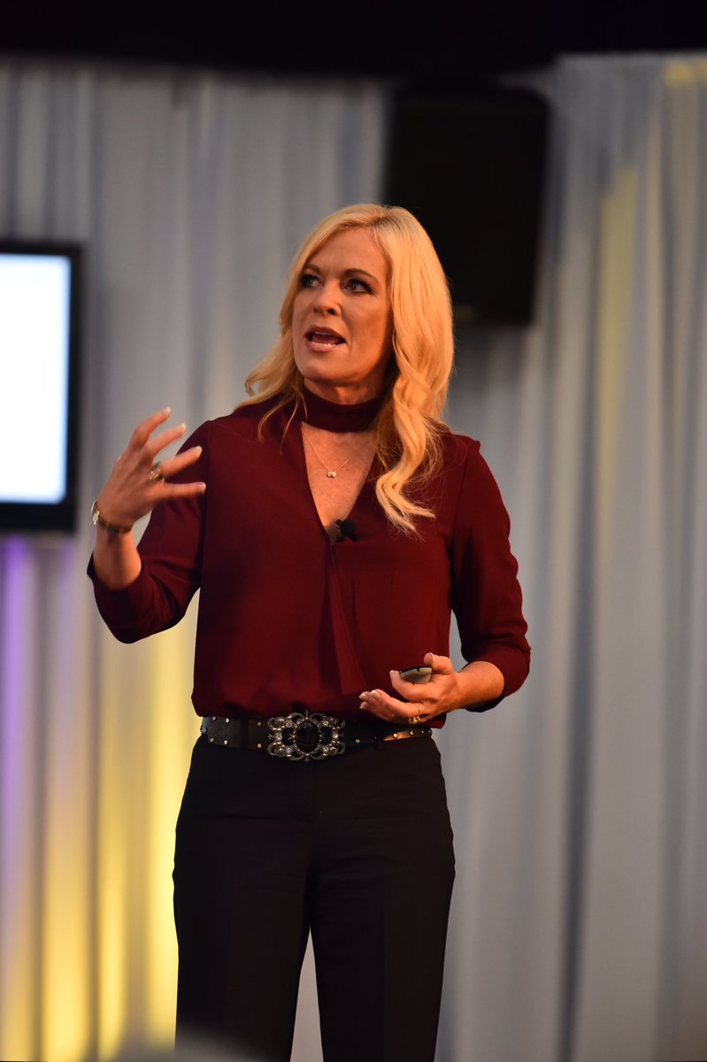 W Coast Women's Show tweet media