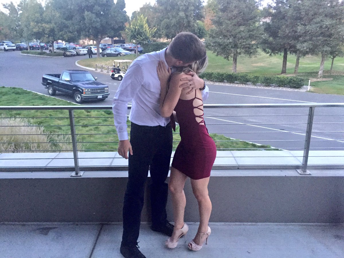 JonathanLow16's tweet photo. Must've done something right to deserve you. @heatherr_joyy #KappaSigFoundersBanquet https://t.co/q5Czv1JW2O