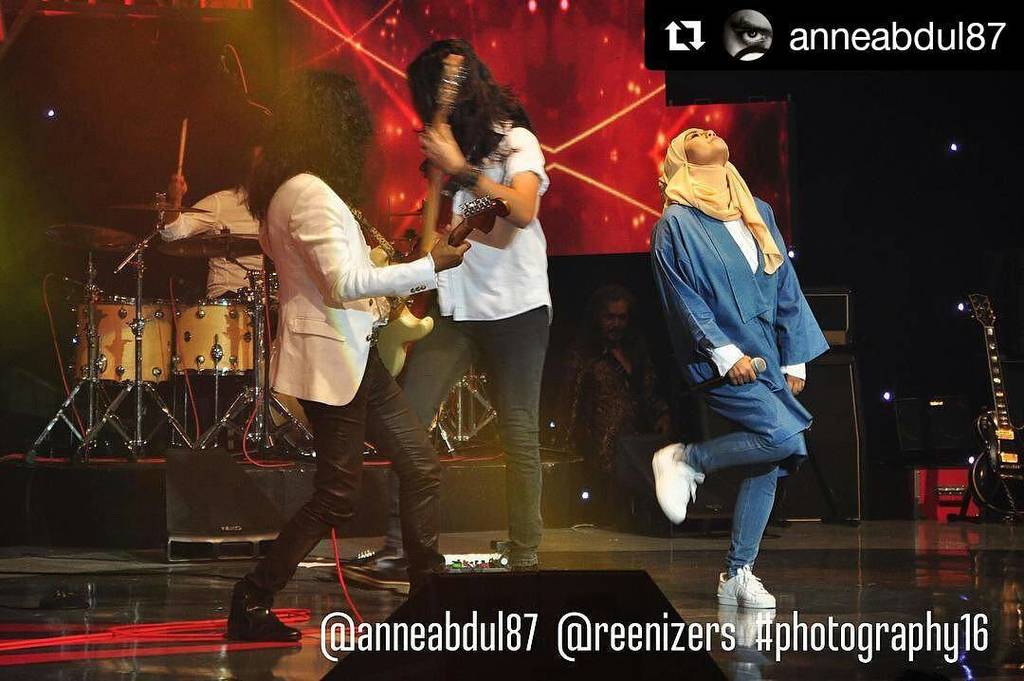myellasgang's tweet photo. #throwback #lanteramuzik
#ella19872016 #mklabel #ellabeautywater #rtm #angkasapuri #tv1 #k… https://t.co/UcXMXqKkr5 https://t.co/m2orlKkrre
