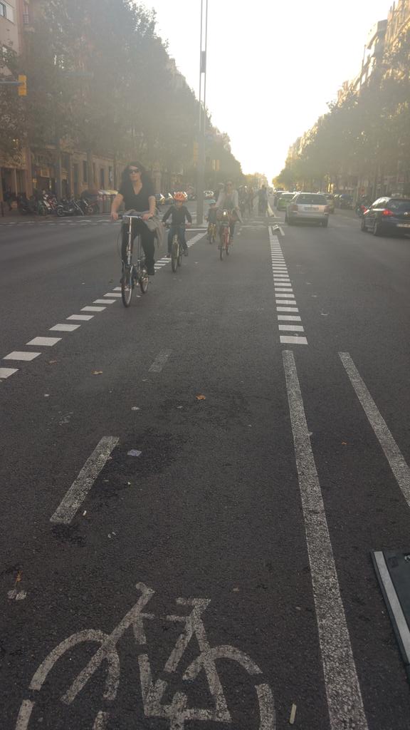 Bici_Solidaria's tweet image. Felices de ver tantas bicis en #Barcelona
#BarcelonaBike
Bicissolidarias.org
Bikeforpeople.com