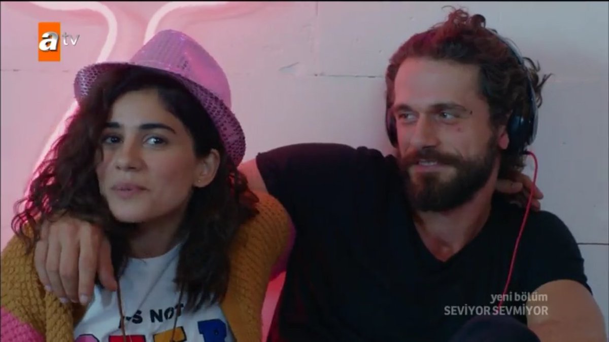 DiziciBagyan's tweet photo. Ya siz bal mısınız. #Gitme #SeviyorSevmiyor 

@zeynep_camci @yigitkirazci https://t.co/poMzOXFV2K