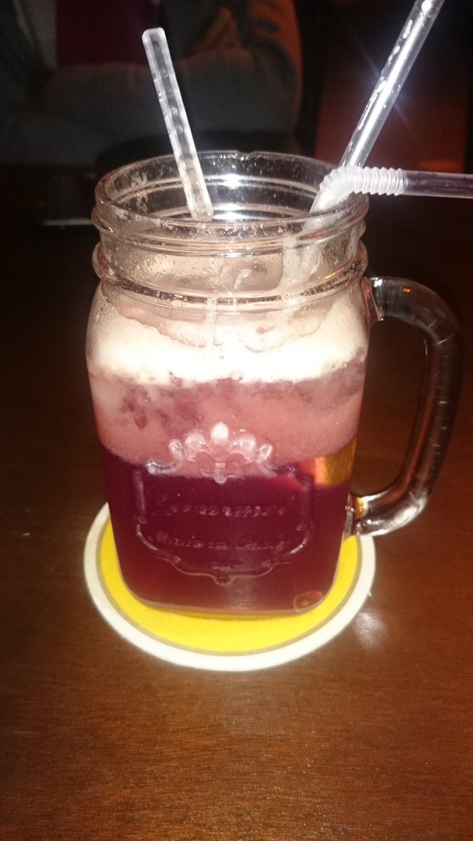 shelstar86's tweet photo. @NickmarshNick oooop on #raspberrycollins now #ginlover #holidays https://t.co/gRjkKssBFO