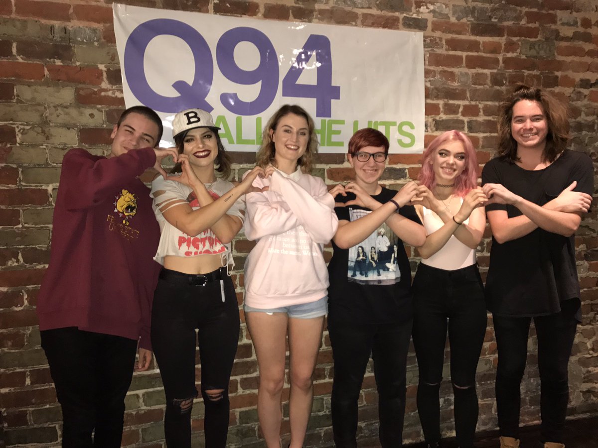 standtallash's tweet photo. @IainShipp @NiaLovelis @MirandaMiller @RenaLovelis @CaseyMoreta @HeyViolet thank you guys so much I love you guys https://t.co/dM1YPOP0vn