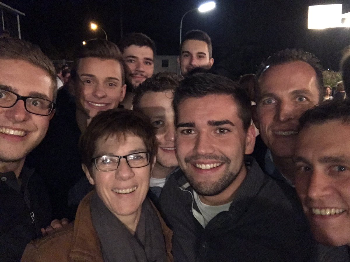 Schön war es auf dem Perler Weinfest mit <a href="/_A_K_K_/">Jetzt @akk</a>  <a href="/JU_MerzigWadern/">JU Merzig-Wadern</a> #juontour